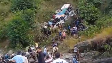 Almora Accident: उत्तराखंड के अल्मोड़ा में दर्दनाक हादसा, गहरी खाई में गिरी यात्रियों से भरी बस; 10 लोगों की मौत (Watch Video)