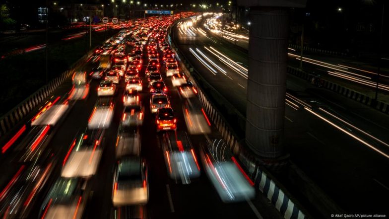 भारत: 'रोड रेज' के बढ़ते मामले, सड़क पर मरने-मारने से कैसे बचें