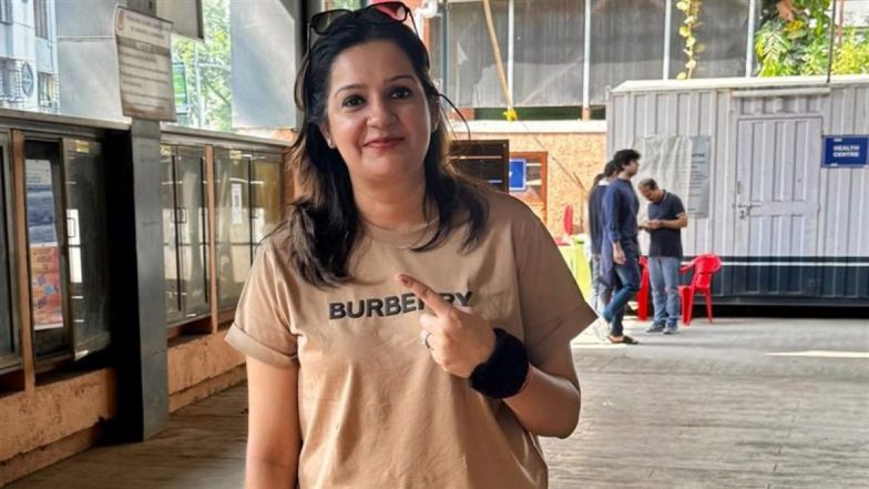 Priyanka Chaturvedi Trolled: 30 हजार की टी शर्ट पहनने पर ट्रोल हुईं प्रियंका चतुर्वेदी, ट्रोलर्स को इस अंदाज में दिया जवाब