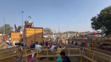 VIDEO: दिल्ली नोएडा बॉर्डर पर किसानों का प्रदर्शन जारी, महामाया फ्लाईओवर के पास लगी बैरिकेडिंग तोड़ी, पुलिस बल भी मौजूद