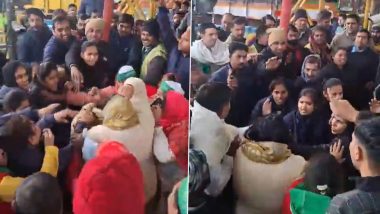 VIDEO: मेरठ में महिला टोल कर्मी और महिला किसान कार्यकर्ताओं के बीच मारपीट, वीडियो हुआ वायरल