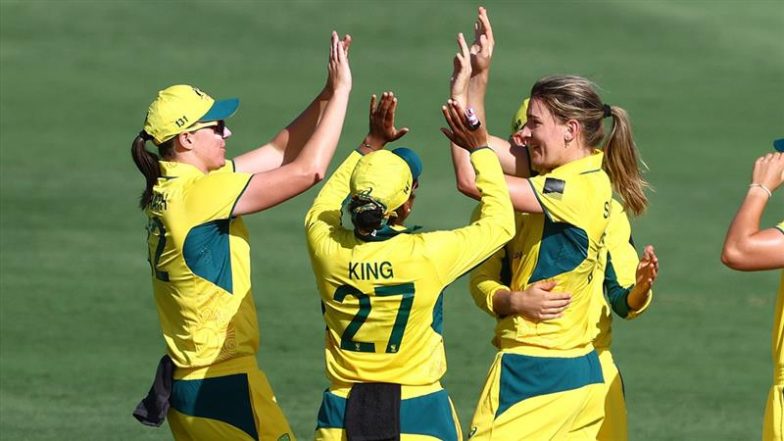 AUS W vs IND W 3rd ODI 2024 Live Score Update: टीम इंडिया का तीसरा विकेट गिरा, हरमनप्रीत कौर 12 रन बनाकर आउट