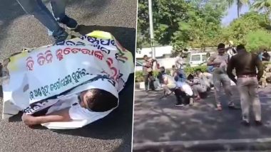 Bees Attack On Congress Workers: प्रदर्शन कर रहे कांग्रेस के कार्यकर्ताओं पर मधुमक्खियों ने किया हमला, देखें भुवनेश्वर का वीडियो