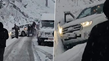 Manali Snowfall Video: मनाली में क्रिसमस और नए साल का जश्न मनाने के लिए पर्यटकों की भारी भीड़, बर्फबारी के कारण ट्रैफिक जाम में फंसे सैकड़ों वाहन; यातायात सुधारने में जुटा प्रशासन