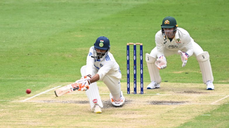 IND vs AUS 5th Test 2025 Live Score Updates: टीम इंडिया को लगा सातवां झटका, मिशेल स्टार्क ने रविन्द्र जडेजा को किया आउट