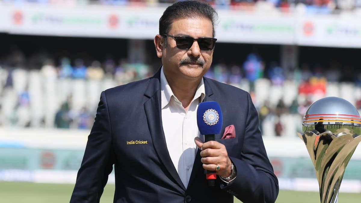 खुशी है कि श्रेयस अय्यर और ईशान किशन को उनके केंद्रीय अनुबंध वापस मिल गए हैं: रवि शास्त्री