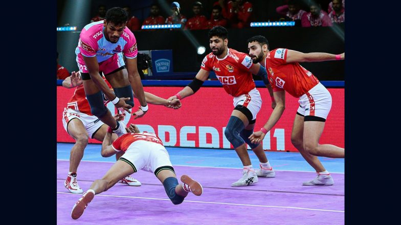 Pro Kabaddi League 2024: जयपुर पिंक पैंथर्स ने गुजरात जायंट्स को 42-29 से हराया, प्लेऑफ की दौड़ में मजबूत की अपनी स्थिति