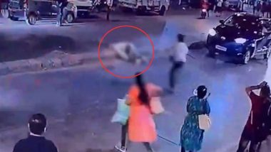 Mumbai Hit and Run: अंधेरी के सहार रोड पर तेज रफ्तार मोटरसाइकिल सवार ने 78 वर्षीय बुजुर्ग को टक्कर मारी, वीडियो आया सामने