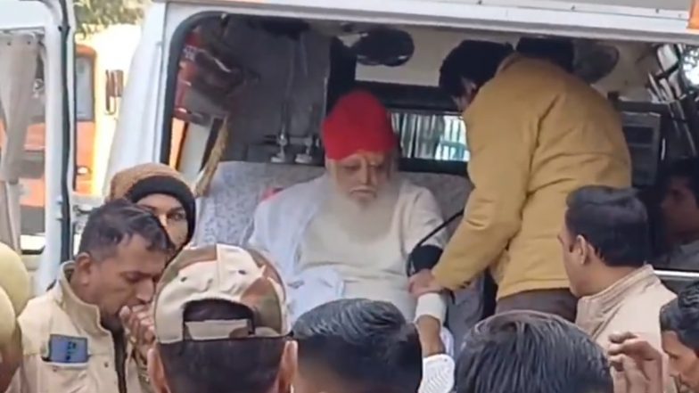 Asaram Gets Parole: आसाराम बाबू को बड़ी राहत, मेडिकल ग्राउंड पर 17 दिन की पैरोल मिलने पर जोधपुर केंद्रीय जेल से आए बाहर; VIDEO