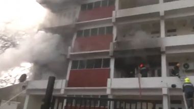 Srinagar MLA Hostel Fire Video: श्रीनगर में विधायक हॉस्टल में लगी आग, अफरा-तफरी के बीच दमकल की टीम काबू पाने में जुटी