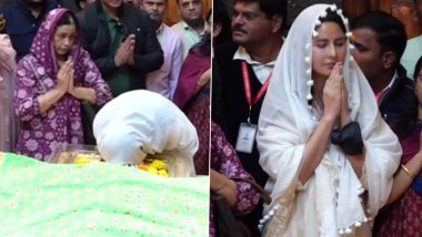 Katrina Kaif Visits Shirdi: सास वीणा कौशल के साथ साई बाबा के दर्शन करने शिर्डी पहुंची कैटरीना कैफ, सोशल मीडिया पर वीडियो हुआ वायरल (Watch Video)