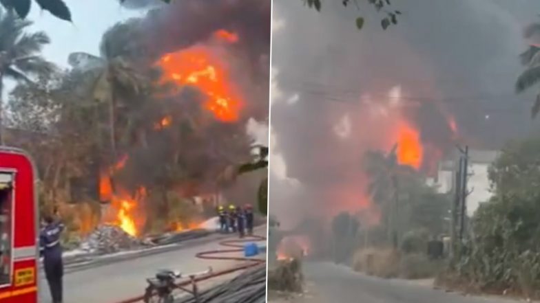 Maharashtra Fire: महाराष्ट्र में एक केमिकल कंपनी में लगी भीषण आग, काबू पाने की कोशिश जारी, देखें VIDEO