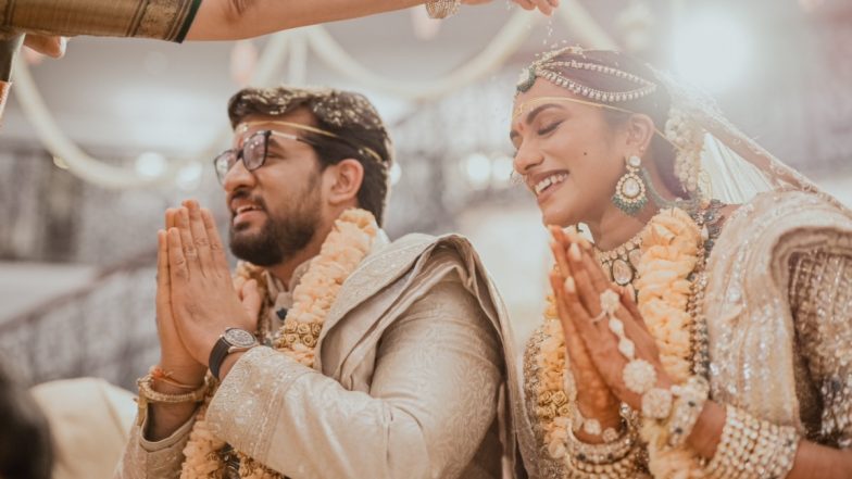 PV Sindhu Wedding Pics:&nbsp;स्टार भारतीय शटलर&nbsp;पीवी सिंधु ने मंगेतर वेंकट दत्ता साई से उदयपुर में की शादी, सोशल मीडिया पर शेयर कीं&nbsp;सेरेमनी की तस्वीरें, देखें पोस्ट