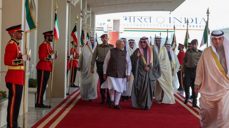 PM Modi in Kuwait: पीएम मोदी ने कुवैत में गल्फ स्पिक लेबर कैंप का किया दौरा, भारतीय श्रमिकों से की बातचीत