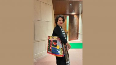 Priyanka Gandhi 'Palestine' Handbag: 'फिलिस्तीन' लिखा हैंडबैग लेकर संसद पहुंचीं प्रियंका गांधी, PHOTO वायरल