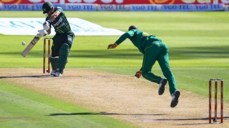 SA vs PAK, 3rd ODI Match 2024 Match Winner Prediction: दक्षिण अफ्रीका और पाकिस्तान के बीच आज खेला जाएगा हाईवोल्टेज मुकाबला, मैच से पहले जानें कौनसी टीम मार सकती हैं बाजी