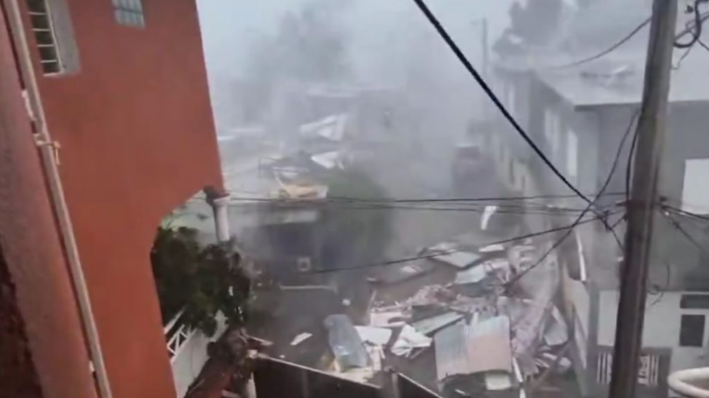  Cyclone Chido ने फ्रांस के मायोट क्षेत्र में बरपाया कहर, अब तक 20 लोगों की मौत की पुष्टि; Video