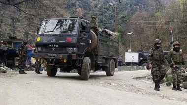 J&K: शोपियां के जैनापोरा इलाके में धमाका, मौके पर पहुंचे सुरक्षाकर्मी