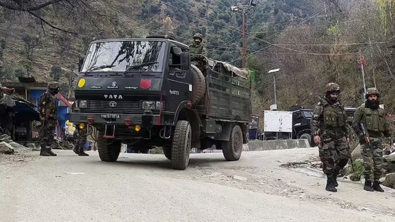 J&K: पहलगाम हमले के बाद कश्मीर में बड़े पैमाने पर तलाशी अभियान, कठुआ में दिखे चार संदिग्ध