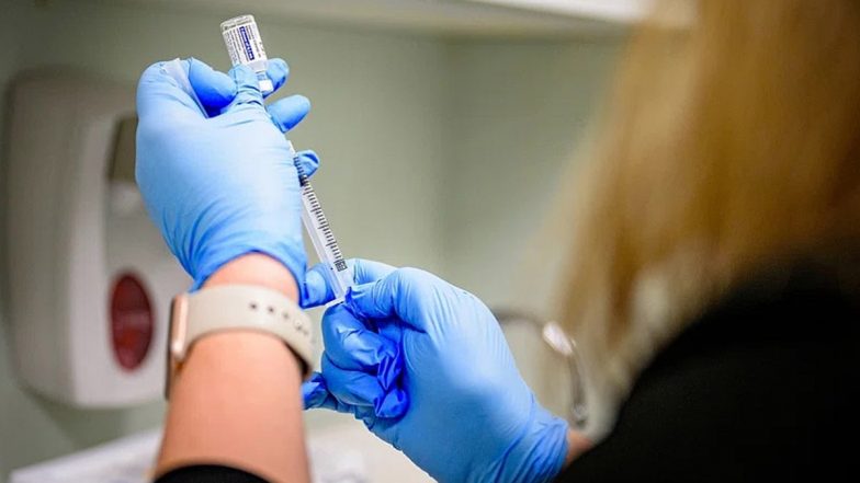 &lsquo;Pfizer Boob Job?&rsquo;: कनाडा में कोविड-19 वैक्सीन लेने के बाद 19 वर्षीय लड़की के स्तनों का आकार ट्रिपल जी तक बढ़ने से उसे दुर्लभ बीमारी का पता चला