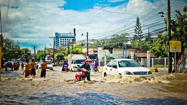 Indonesia Landslides and Flood: इंडोनेशिया के जावा द्वीप पर भूस्खलन और बाढ़ के कारण 16 लोगों की मौत, नौ लापता