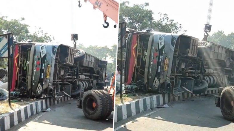 Lucknow Accident: महाकुंभ जा रही है वॉल्वो बस हुई पलटी, 25 से ज्यादा यात्री हुए घायल, लखनऊ से वीडियो आया सामने (Watch Video )