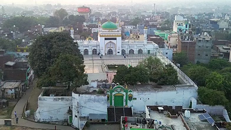 Sambhal Jama Masjid Case: उच्च न्यायालय ने संभल जामा मस्जिद मामले की सुनवाई पर रोक लगाई