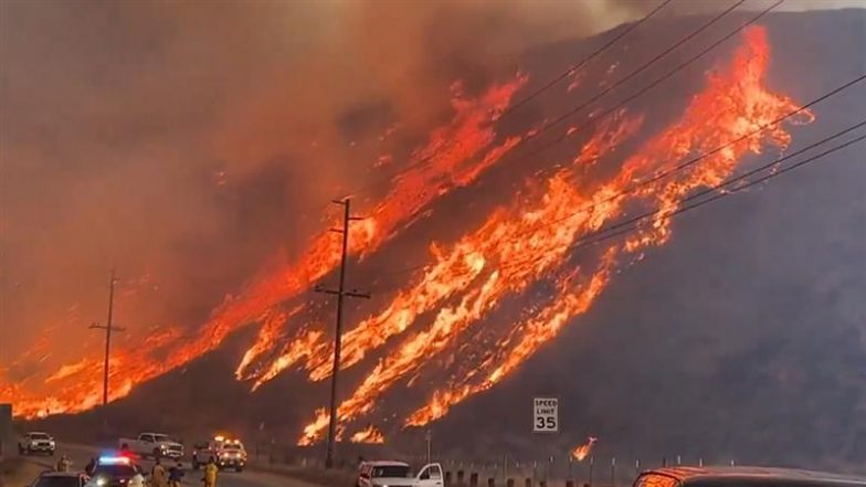 Los Angeles Wildfires: लॉस एंजिल्&zwj;स के जंगलों में फिर लगी आग, कुछ ही घंटों में 39 वर्ग किमी जंगल जलकर राख; 50 हजार लोगों को सुरक्षित स्&zwj;थान पर जाने का आदेश (Watch Video)