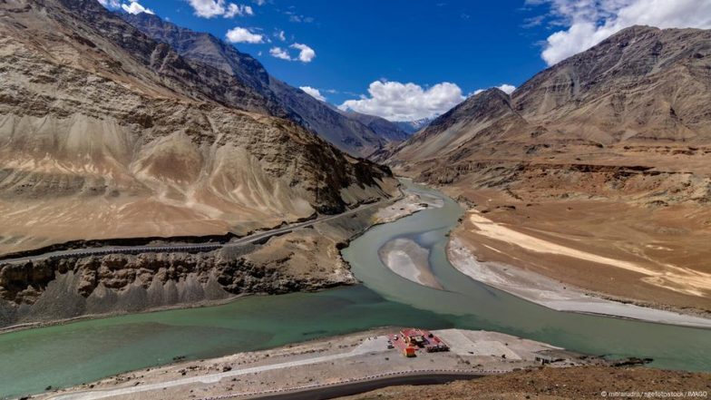 पाकिस्तान और भारत के बीच सिंधु जल संधि का विवाद कौन सुलझाएगा