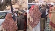 VIDEO: आगरा के कैंप में महिला ने साड़ी से फांसी लगाने का किया प्रयास, बिजली बिल की समस्या का समाधान नहीं होने से थी परेशान, पुलिस ने रोका