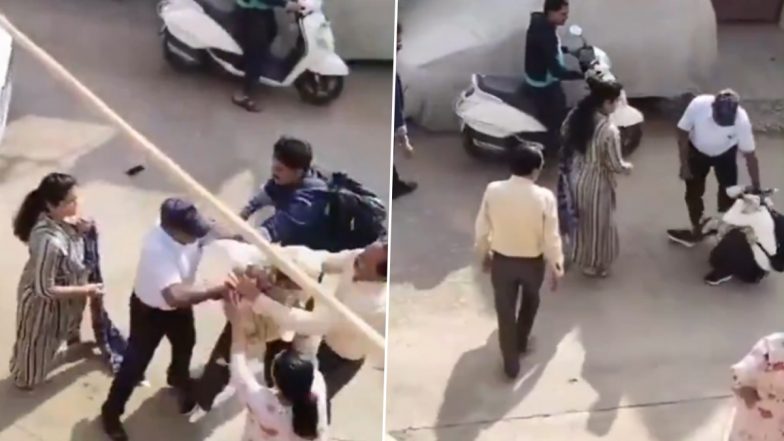 VIDEO: सड़क से जा रही युवती के साथ दंपत्ति ने की मारपीट, लगाएं थप्पड़, नीचे गिरी युवती, महाराष्ट्र के वर्धा का वीडियो आया सामने