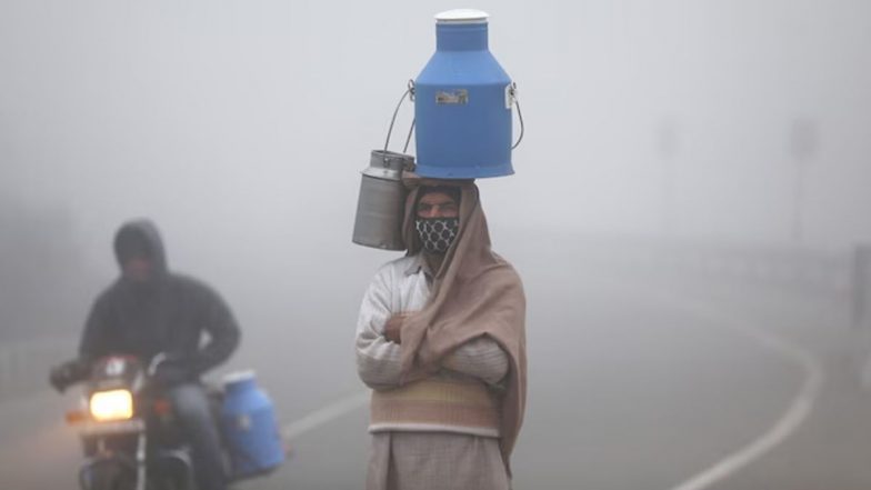 Weather Update: उत्तर भारत में अचानक गिरा तापमान, पश्चिमी विक्षोभ बना वजह, IMD बताया आने वाले दिनों में कैसा रहेगा मौसम