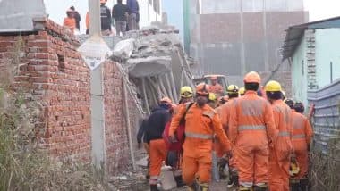 Delhi Building Collapse Update: दिल्ली के बुराड़ी हादसे में 5 की मौत, अब तक 21 लोग निकाले गए, बचाव कार्य जारी