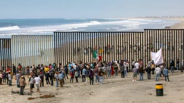US Illegal Immigration: अमेरिका में इतिहास का सबसे बड़ा निर्वासन अभियान शुरू, 500 से अधिक अवैध प्रवासी गिरफ्तार US Illegal Immigration: अमेरिका में इतिहास का सबसे बड़ा निर्वासन अभियान शुरू, 500 से अधिक अवैध प्रवासी गिरफ्तार