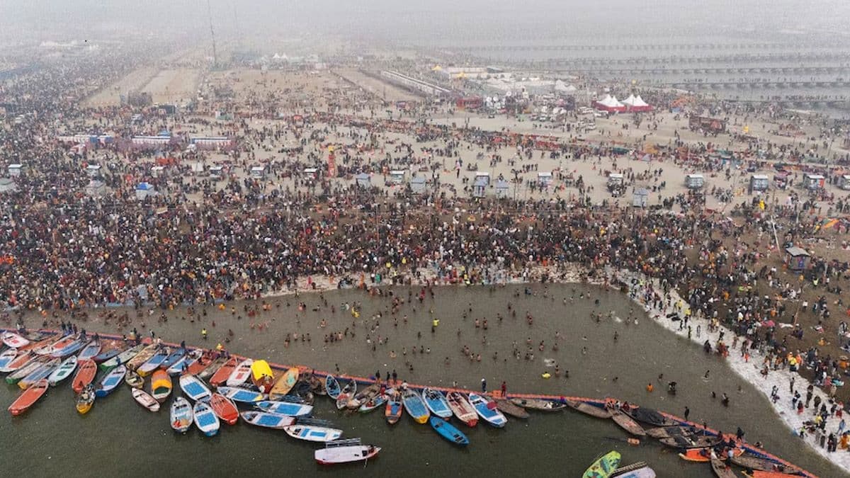 Mahakumbh 2025: महाकुंभ मेला क्षेत्र में आज शाम 4 बजे से नो-व्हीकल जोन, प्रयागराज में 6 बजे से प्रतिबंध