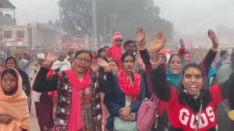 Ram Mandir Anniversary 2025: रामलला की प्राण प्रतिष्ठा की पहली वर्षगांठ, अयोध्या के श्रीराम जन्मभूमि मंदिर में उमड़ी भक्तों की भीड़ (Watch Video)