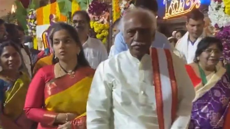 Vaikuntha Ekadashi In Tirupati: वैकुंठ एकादशी पर तिरूपति के श्री वेंकटेश्वर स्वामी मंदिर पहुंचे हरियाणा के राज्यपाल बंडारू दत्तात्रेय, की विशेष पूजा-अर्चना