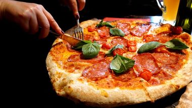 Knife Piece Found in Pizza: ऑर्डर किए गए डॉमिनोज के पिज्जा में मिला चाक़ू का टुकड़ा, खाते समय पड़ी नजर, पिंपरी चिंचवड का मामला