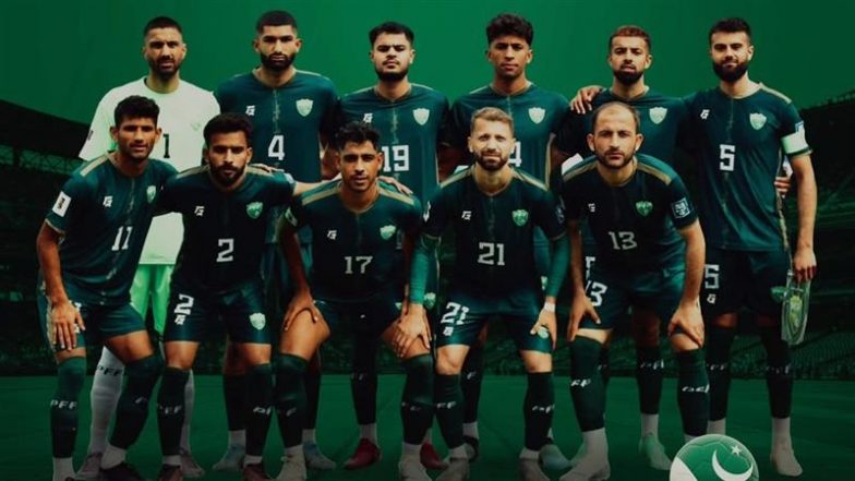 FIFA Bans Pakistan National Football Team: पाकिस्तानी राष्ट्रीय फुटबॉल टीम को तगड़ा झटका! संशोधित कॉन्स्टिट्यूशन को अडॉप्ट न करने पर फीफा ने लगाया प्रतिबंध