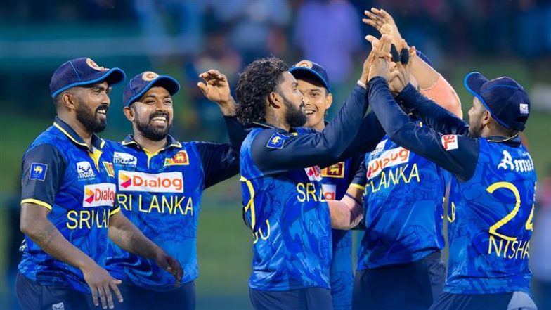 Sri Lanka Beat Bangladesh, 1st ODI Match 2025 Scorecard: पहले वनडे मुकाबले में श्रीलंका ने बांग्लादेश को 77 रनों से हराया, वानिंदु हसरंगा और कामिंदु मेंडिस ने की घातक गेंदबाजी, सीरीज में बनाई 1-0 की बढ़त; यहां देखें SL बनाम BAN मैच का स्कोरकार्ड