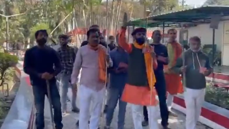 Viral Video: 'जहां मिलेंगे बाबू-सोना, तोड़ देंगे कोना-कोना' ; वैलेंटाइन डे पर एक्टिव हुए 'हिन्दू संगठन',  प्रेमी जोड़ों को दी चेतावनी