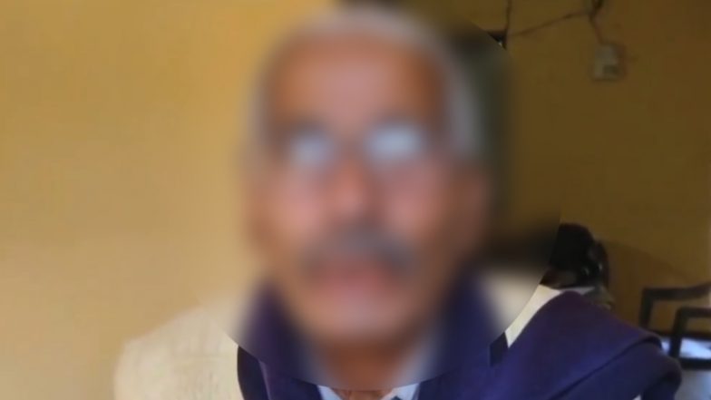 Aligarh Shocker: वाह री सरकार! जिन्दा शख्स को बता दिया मृत, बुजुर्ग पिछले 8 महीनें से काट रहा है पेंशन के लिए ऑफिस के चक्कर, अलीगढ जिले की घटना (Watch Video)