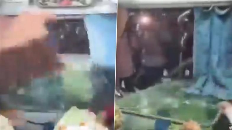 Bihar: बिहार से प्रयागराज जाने वाली स्वतंत्रता सेनानी एक्सप्रेस में बंपर भीड़!  ट्रेन में चढ़ नहीं पाने पर मधुबनी और समस्तीपुर में यात्रियों का हंगामा, एसी कोच की खिड़कियां तोड़ीं (Watch Video)