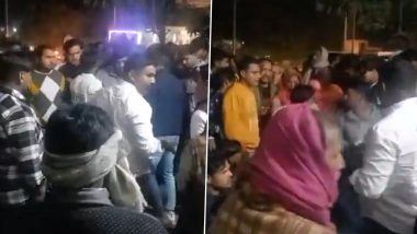 Bulandshahr Shocker: बारात में दलित दुल्हे को घोड़ी पर चढ़ने से रोका, दुसरे समाज के लोगों ने जमकर बारात में शामिल लोगों को पीटा, पुलिस ने 40 लोगों पर किया मामला दर्ज, बुलंदशहर की घटना (Watch Video)