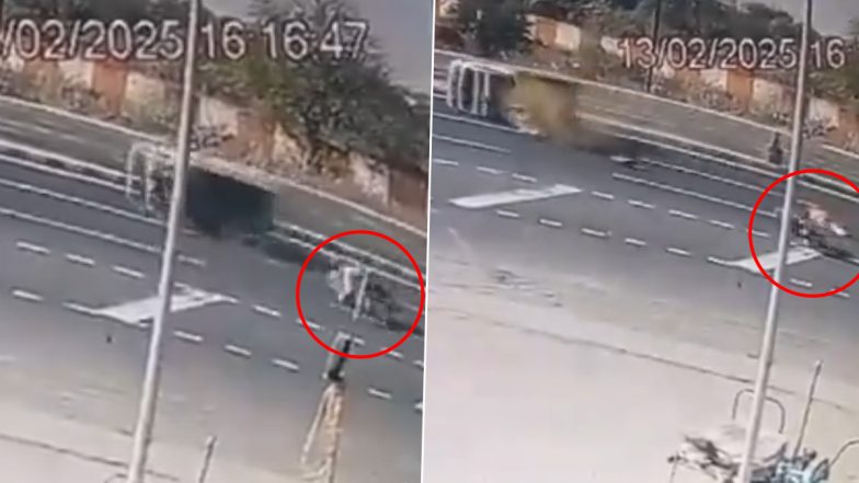 Akola Road Accident: अकोला में भीषण सड़क हादसा! एनसीपी के पूर्व विधायक तुकाराम बिडकर समेत दो की मौत, सीसीटीवी फुटेज आया सामने (Watch Video)