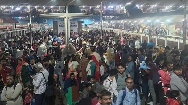 New Delhi Railway Station Stampede Update: नयी दिल्ली रेलवे स्टेशन पर भगदड़ में 18 लोगों की मौत, 12 से अधिक घायल