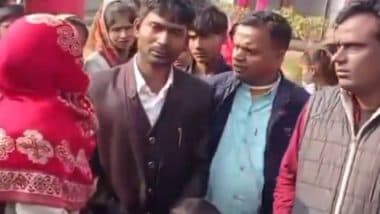 VIDEO: नशे में धुत दुल्हे ने शादी के दौरान दोस्त के गले में डाल दी वरमाला, दुल्हन ने शादी से किया इनकार, परिजनों की लाख कोशिशों के बावजूद वापस लौटी बारात VIDEO: नशे में धुत दुल्हे ने शादी के दौरान दोस्त के गले में डाल दी वरमाला, दुल्हन ने शादी से किया इनकार, परिजनों की लाख कोशिशों के बावजूद वापस लौटी बारात