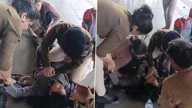 VIDEO: दिल्ली के आनंद विहार रेलवे स्टेशन पर यात्री की तबियत बिगड़ी, ड्यूटी पर तैनात महिला कांस्टेबल ने समय पर CPR देकर बचाई जान, वीडियो आया सामने