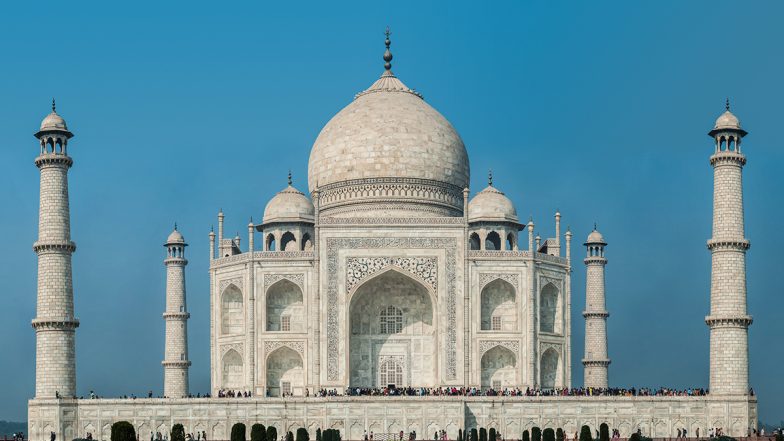 Taj Mohatsav 2025: इस साल भी धूम- धाम से मनाया जाएगा ताज महोत्सव, क्या आप जानते हैं इस प्यार की निशानी को आबनूस की लकड़ी पर बनाया गया है?