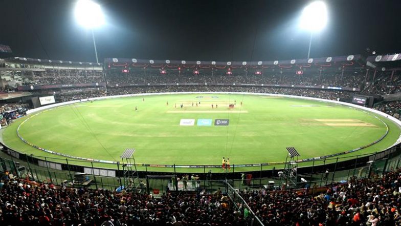 RCB vs CSK, Bengaluru Weather Forecast: बेंगलुरु में बारिश बिगाड़ेगी खेल? चेन्नई सुपर किंग्स बनाम रॉयल चैलेंजर्स बेंगलुरु TATA IPL 2025 मैच से पहले जानिए मौसम का हाल